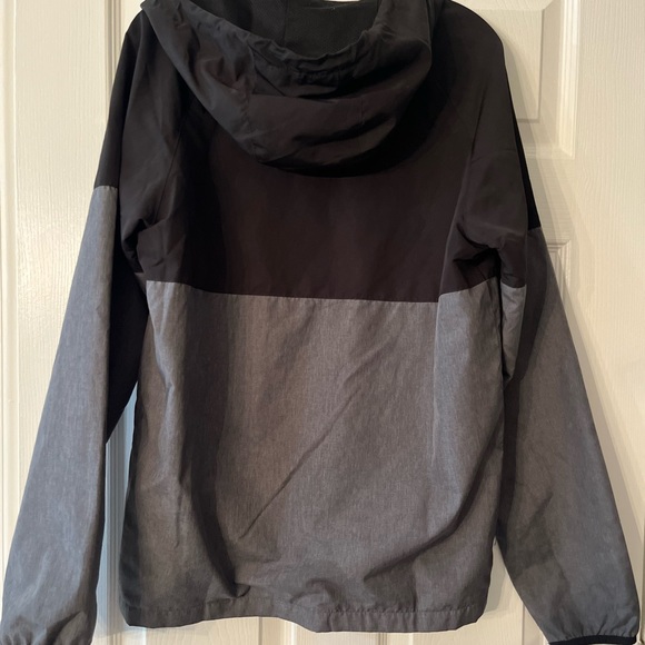 Men’s small light weight jacket - Picture 3 of 3